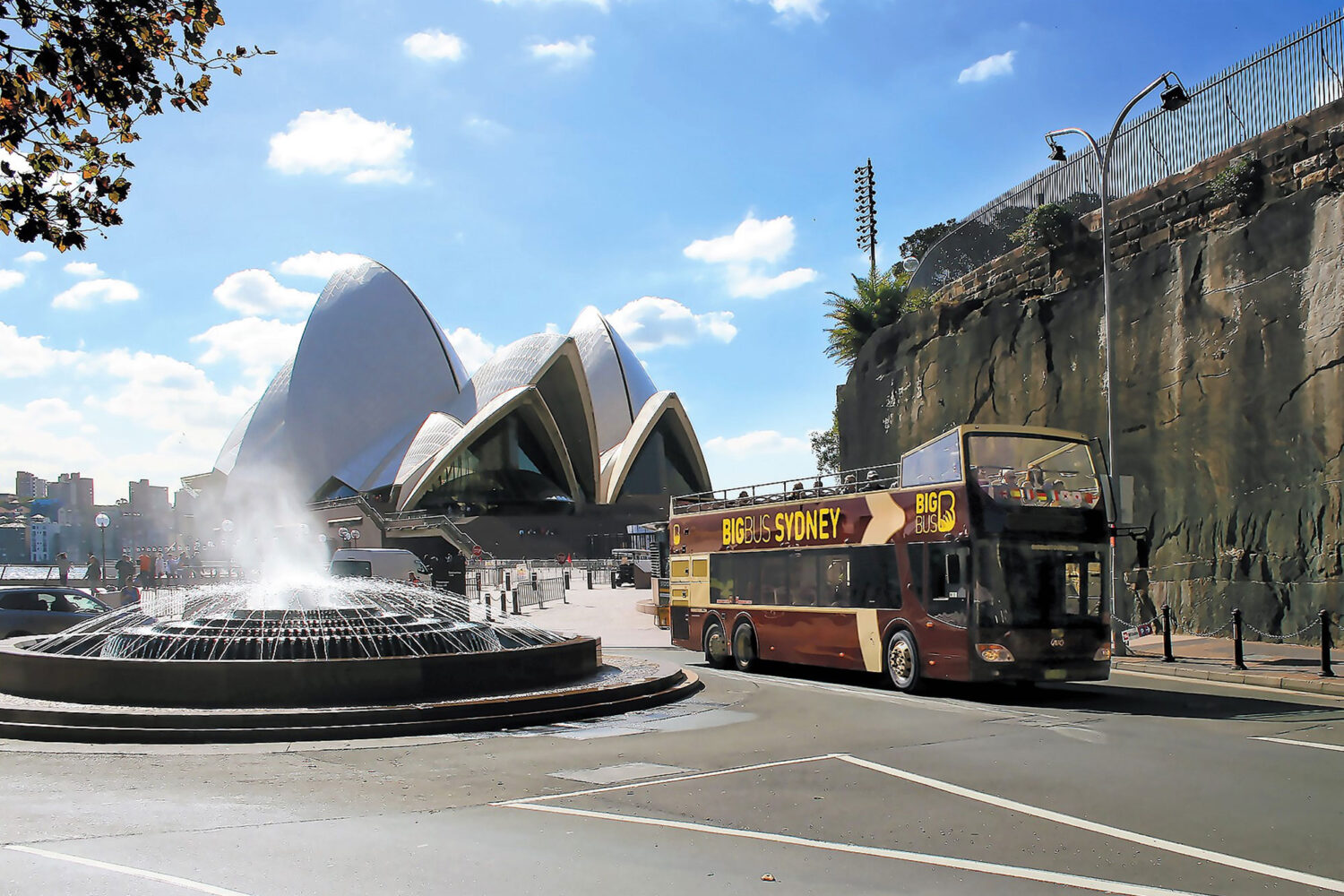 Big Bus at Opera House Sydney